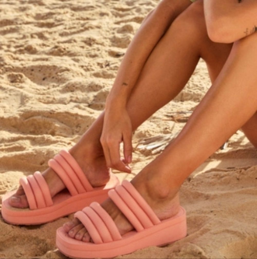 BRAND NEW ROXY TOTALLY  TUBULAR WEDGE WOMEN'SSANDALS